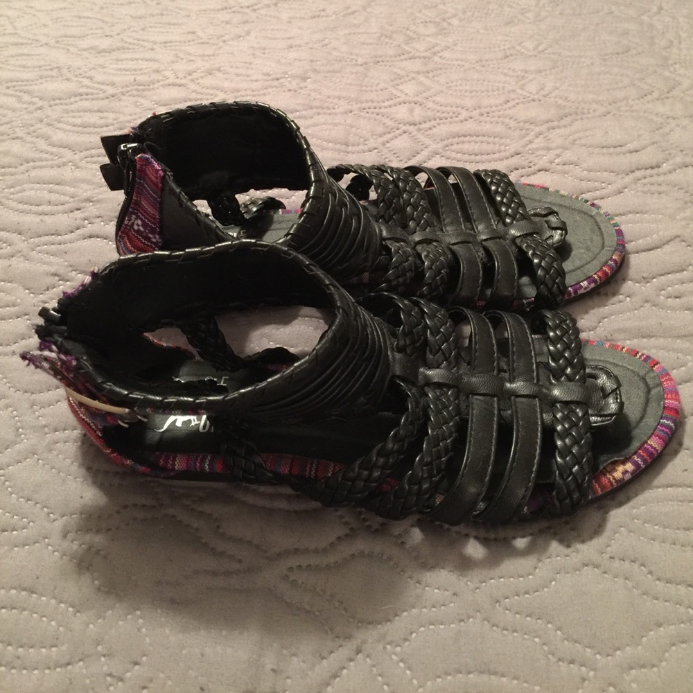 Sandals - Picture 2 of 5